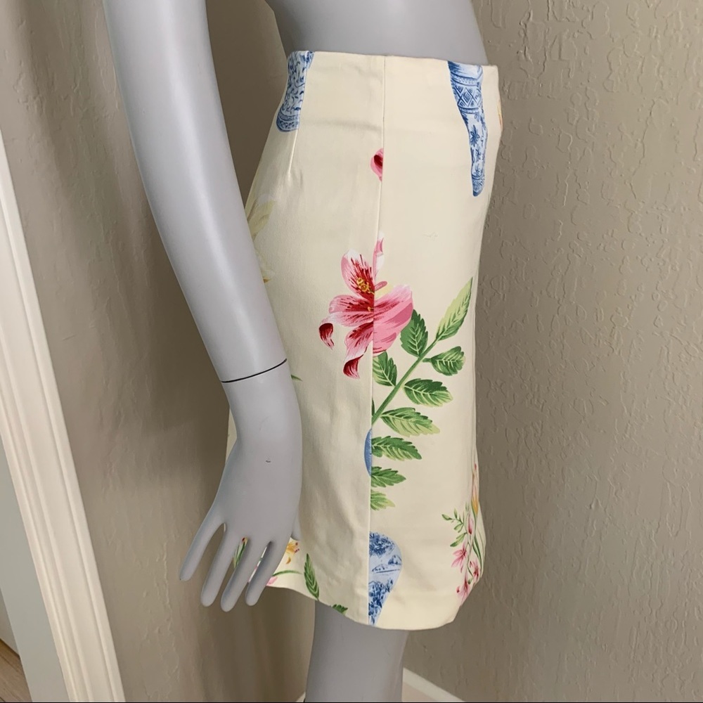 YUKA RESORT Floral Blue Vase Cotton Pencil Skirt - Picture 4 of 13